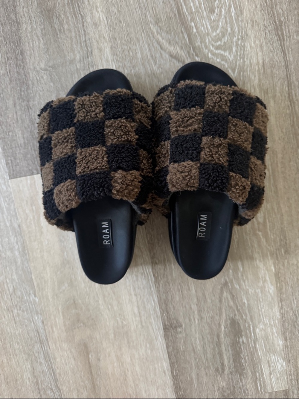 ROAM Black and Brown Checkerboard Stack Slides